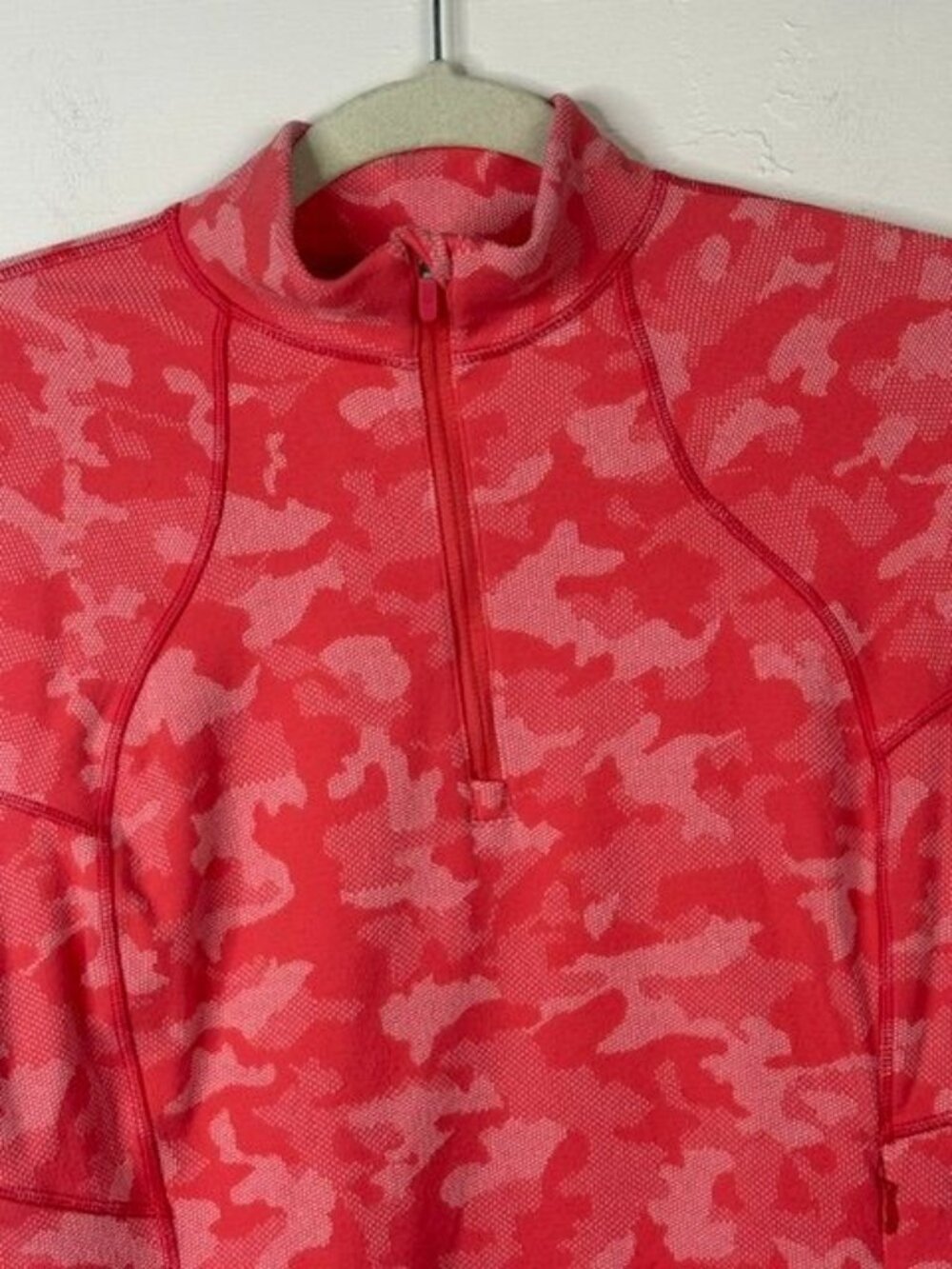 Lululemon Womens Pink Camo Print It's Rulu Run Half Zip Cropped Pullover Size 10 - Picture 3 of 7